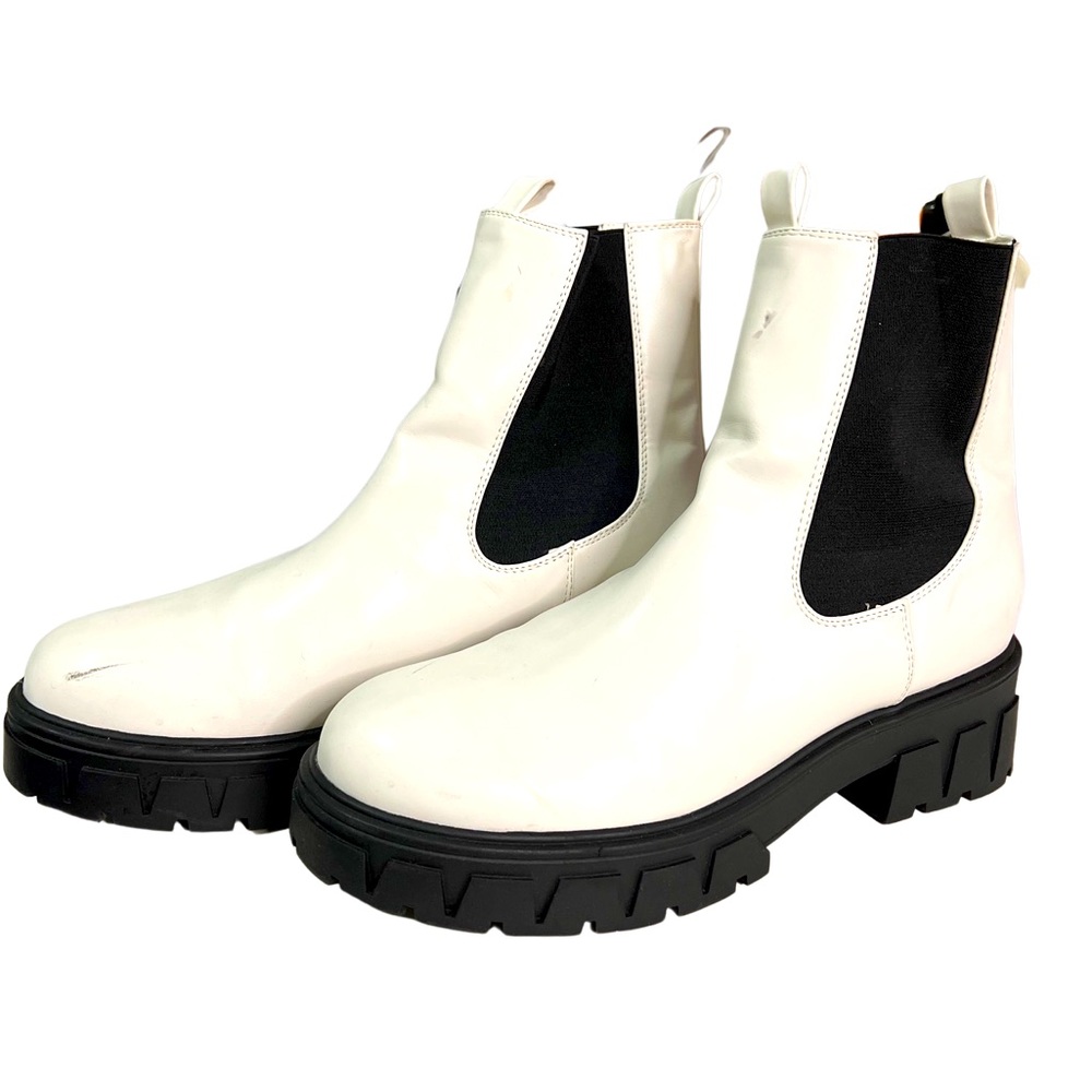 NWOT Platform “Doc Martin” like Boots